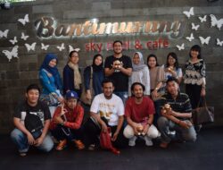 Pandji Pragiwaksono Brunch Bersama Penggemar Sambil Menikmati Cityview Kota Surabaya