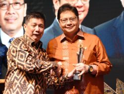 Menperin Airlangga Hartarto Raih Penghargaan Obsession Awards 2019