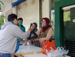 RatusanMahasiswa Terdampak Covid -19 Menerima Bantuan Sembako Dari Fakultas UshuluddinDan Pemikiran Islam UIN Sunan Kalijaga Yogyakarta