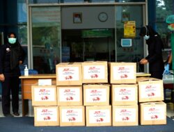 Dukung Kerja Keras Tim Kesehatan, J&T Express Tangerang Salurkan Bantuan APD dan Masker Kepada Rumah Sakit Rujukan Covid-19