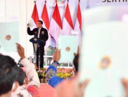 Presiden Jokowi Serahkan 22.007 Sertifikat Hak Atas Tanah di Humbang Hasundutan
