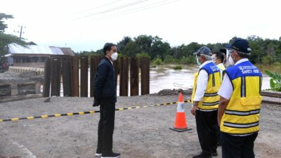 Presiden Instruksikan Menteri PUPR Segera Perbaiki Kerusakan Infrastruktur Jembatan Akibat Banjir di Kalsel
