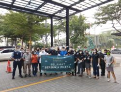 Aviary Hotel Bintaro Bagikan Keceriaan Melalui Pembagian Takjil Gratis