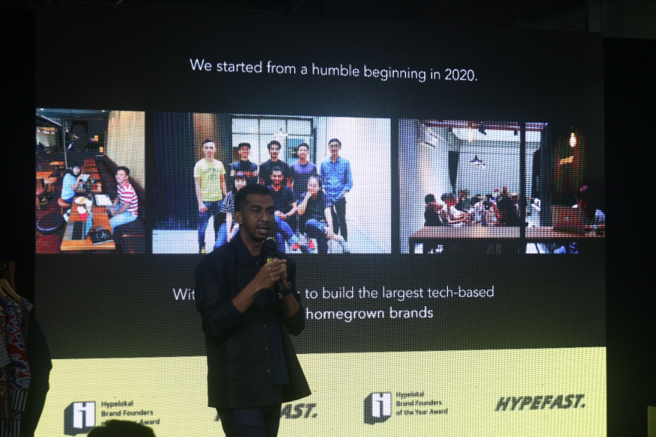 Founder & CEO Hypefast Achmad Alkatiri sedang menyampaikan kata sambutan saat konferensi pers peresmian dimulainya Hypelokal Brand Founders of The Year Award 2022