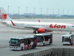 Lion Air RTB (Returns to Base) Sesuai Informasi Resmi dari Otoritas Dikarenakan Ada Pemalangan oleh Sekelompok Orang di Runway Bandar Udara Mopah