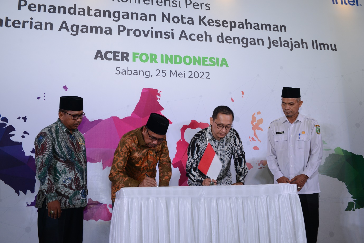 Penandatanganan Nota Kesepahaman antara Kementerian Agama Provinsi Aceh dengan Jelajah Ilmu