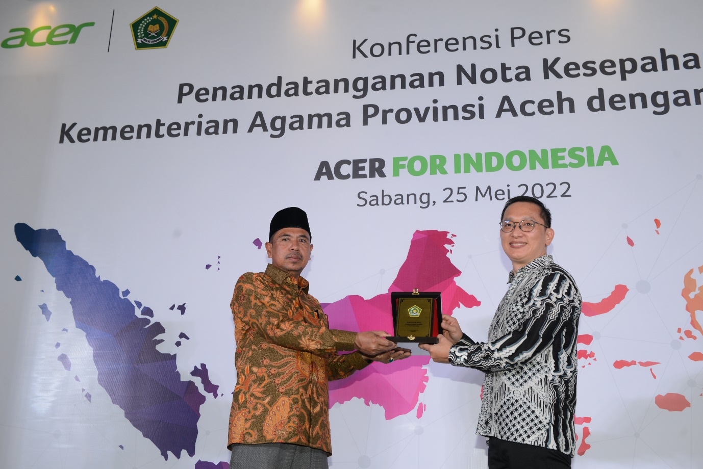 Herbet Ang dalam rangkaian Konferensi Pers Penandatanganan Nota Kesepahaman Kementerian Agama Provinsi Aceh dengan Jelajah Ilmu