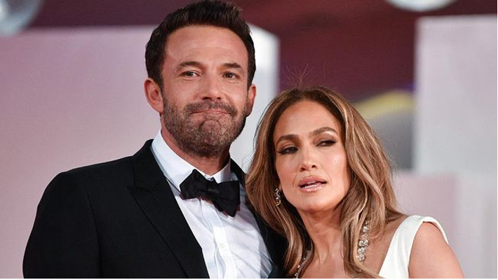 Jennifer Lopez dan Ben Affleck Resmi Menikah di A Little White Chapel, AS