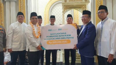BSI dan BSI Maslahat Berikan Bantuan Dana Pembuatan Sumur Bor Yayasan Al Muslimin Dumai
