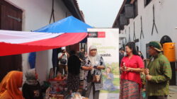 Mendorong Solusi Pangan Berkelanjutan di Pasar Rakyat Mustikarasa melalui Kolaborasi Bank DBS Indonesia dan FOI