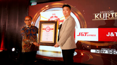 Meningkatkan Kualitas Pengiriman: J&T Express Memenangkan Penghargaan Indonesia Original Brand Award 2023