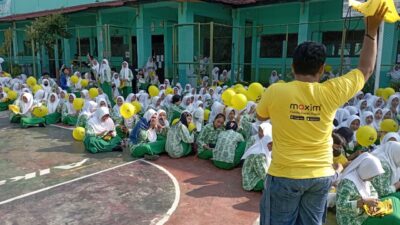 Peringatan Hari Pendidikan Nasional, Maxim Laksanakan Serangkaian Kegiatan Edukasi di Berbagai Sekolah di Indonesia