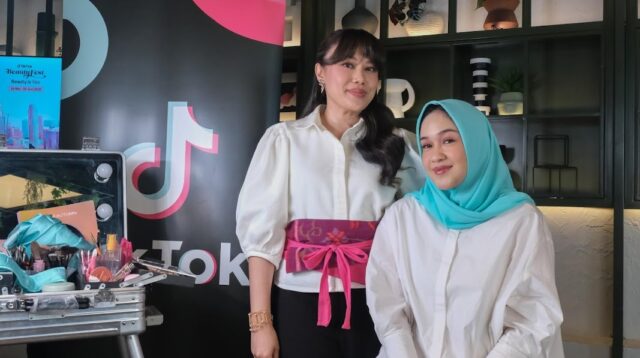 Hadiri TikTok Beauty Fest, Kreator Kecantikan Ini Bagikan 5 Langkah Makeup ‘Habis Mandi’ yang Mudah Dilakukan