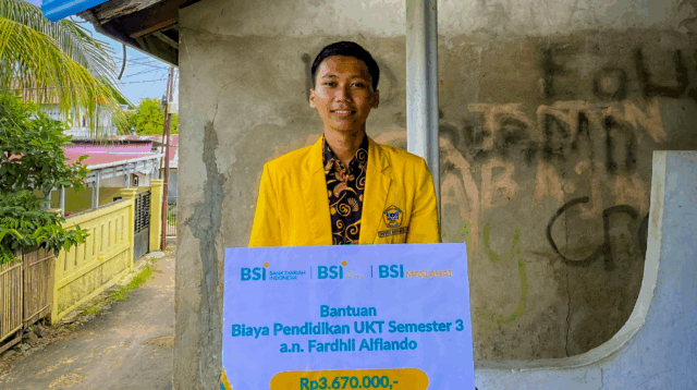 BSI Maslahat Bantu Biaya Pendidikan Anak Pedagang Siomay di Bengkulu