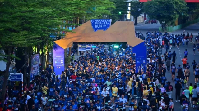 BSI Maslahat Dukung SMANSA Run 2025 Makassar dengan Edukasi ZISWAF dan Aksi Solidaritas Palestina 