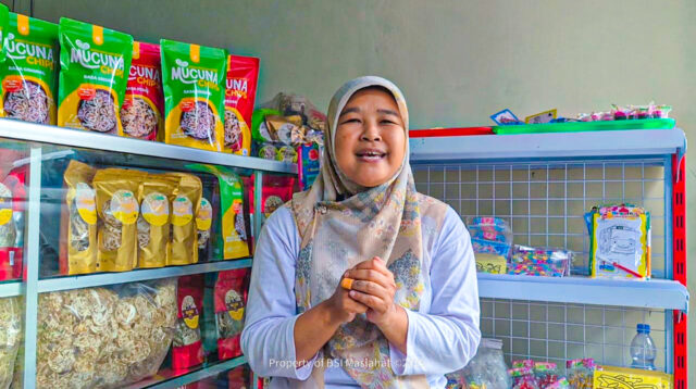 Kisah Aris Widayanti dan Keripik Tempe Benguk, Pengukir Jejak  Keberanian Kecil di Hari Pahlawan  