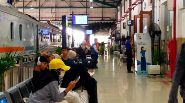 Tingginya Antusiasme Masyarakat, KAI Daop 7 Madiun Catat 85.946 Penumpang Berangkat Selama Nataru
