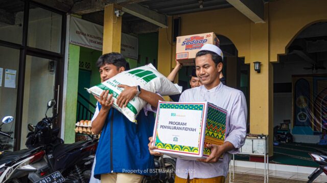 BSI Maslahat dan Musawarah Peduli Perkuat Kepedulian Sosial  Lewat Penyaluran Fidyah untuk Santri Yatim Dhuafa 
