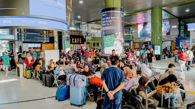 Penjualan Tiket Nataru Terus Meningkat, KAI Daop 1 Jakarta Imbau Pelanggan Pesan Lebih Awal