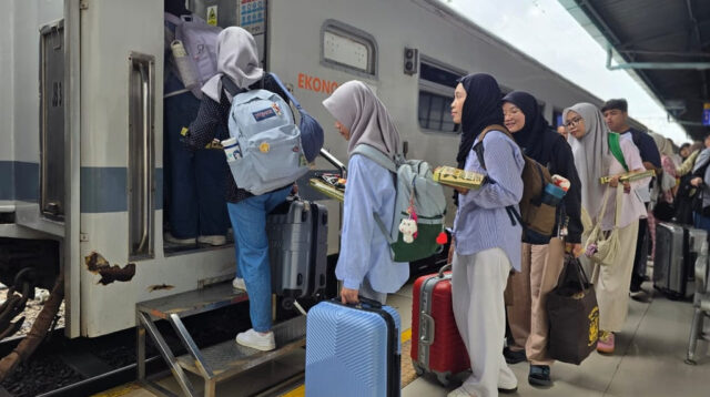 Hari Pertama Posko Nataru, KAI Daop 1 Jakarta Catat 23.121 Penumpang Berangkat