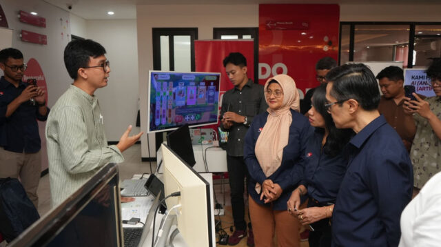 Telkom Perkuat Implementasi AI Melalui Kunjungan Direksi dan Dewan Komisaris ke Telkom AI Center of Excellence Malang