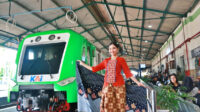 Rayakan Hari Ibu dan Dukung UMKM dalam Angkutan Nataru 2025/2026, KAI Daop 7 Madiun Gelar Fashion Batik dan Bazar di Stasiun Madiun