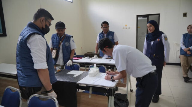 KAI Daop 2 Bandung Bersama BNNP Jabar Kembali Laksanakan Tes Narkoba Ke Petugas Angkutan Nataru 2025/2026