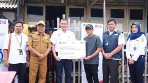 KAI Divre III Palembang Salurkan Bantuan CSR Sebesar Rp 520 Juta untuk Dukungan Sosial dan Infrastruktur Publik di Kota Palembang