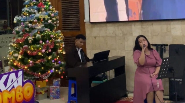 Libur Nataru Makin Berkesan, KAI Daop 7 Madiun Hadirkan Live Music di Stasiun Madiun