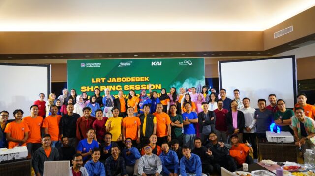KAI Apresiasi 100 Pelanggan Setia LRT Jabodebek