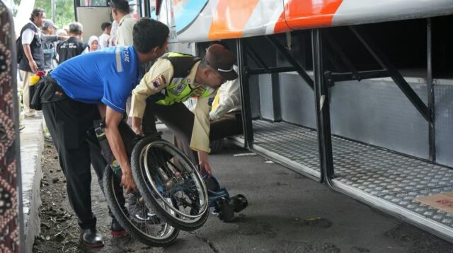 Siap Layani Total 1.047.058 Penumpang Selama Nataru 2025/2026, KAI Daop 6 Yogyakarta Siagakan 342 Petugas Pengamanan dan 28 Customer Service Mobile