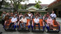 KAI Salurkan Bantuan CSR Becak Listrik kepada Pemerintah Daerah DIY Dukung Ekosistem Transportasi Modern yang Ramah Lingkungan KAI Salurkan Bantuan CSR Becak Listrik kepada Pemerintah Daerah DIY Dukung Ekosistem Transportasi Modern yang Ramah Lingkungan