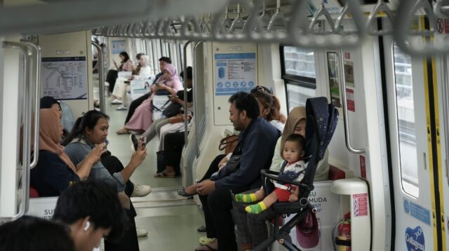 Liburan Nataru Naik LRT Jabodebek? Yuk Pahami Ketentuan Tarif Anak