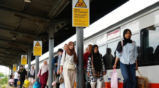 Volume Penumpang KAI Divre IV Tanjung Karang Tumbuh 14,09 Persen Jelang Libur Akhir Tahun