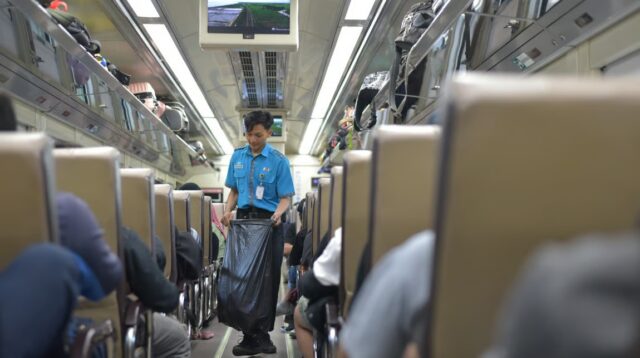 KAI Ajak Penumpang Jaga Kebersihan di Tengah Tingginya Mobilitas Nataru