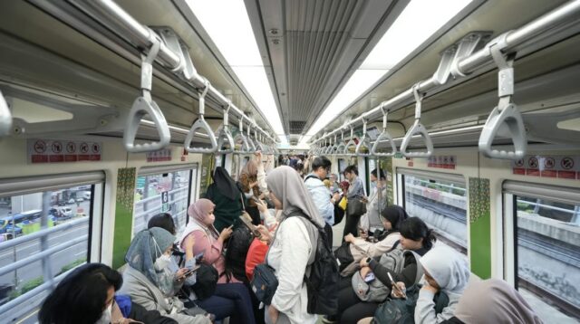 KAI Layani 2,56 Juta Pengguna LRT Jabodebek pada November 2025