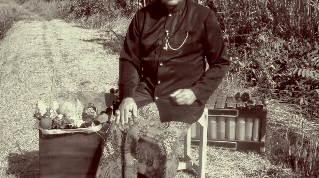 Musisi Asli Gunung Kawi, Matoha Mino, Dobrak Stereotip Mistis Dengan Lagu “Gunung Kawi” 