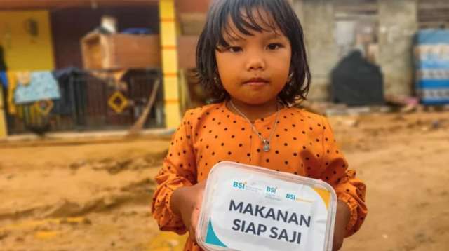 BSI dan BSI Maslahat Dirikan Dapur Umum dan Salurkan 4.250 Paket  Makanan Siap Saji untuk Warga Terdampak Banjir Bandang di Tapanuli  Tengah  
