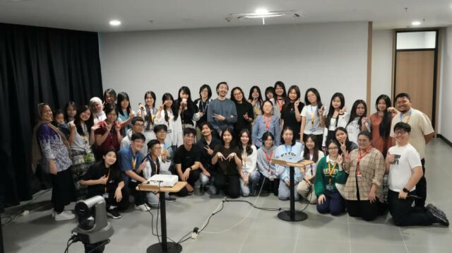 Dari Tipografi Kinetik hingga Masa Depan Media Digital, Duo Machineast dari Malaysia Hadir di BINUS @Medan