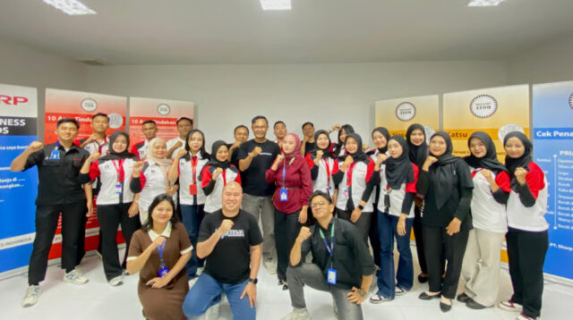 Digembleng Lewat Training, Penjualan Promotor SHARP Bandung Naik Signifikan