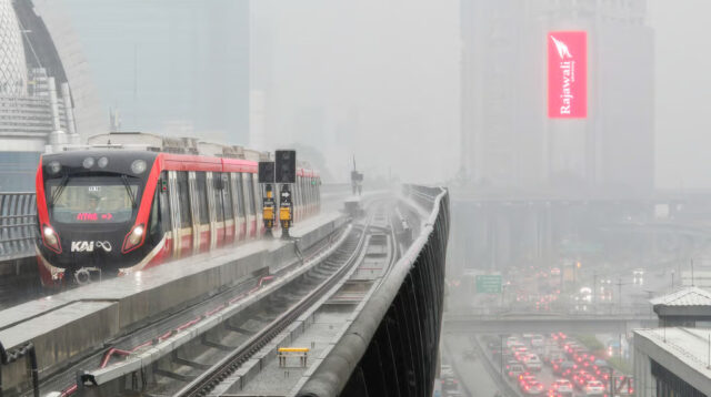 LRT Jabodebek Andal Saat Cuaca Ekstrem, Rekor Pengguna Harian Tembus 123.276