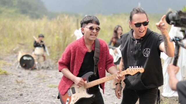 Lagunya Kontroversial, Kini Tanda Seru Gandeng Roy Jeconiah ex Boomerang Rilis Ulang “Panitia Akhirat”