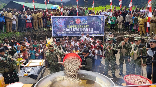 Peringati Hari Gizi Nasional, Kogabwilhan III Gelar Dapur Rakyat Bersama Bobon Santoso di Papua Pegunungan