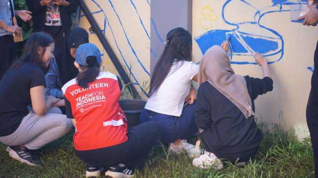 BINUS @Malang Percantik Pesona Aji Saptorenggo Lewat Program Mural Kolaboratif BINUSIAN Plants Hope
