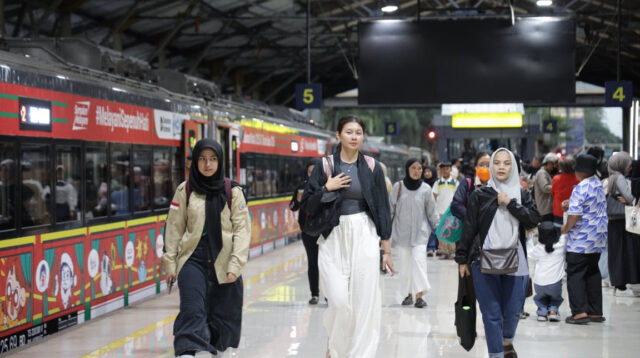 Ketepatan Waktu KA Berangkat Capai 99,57 Persen, KAI Daop 2 Bandung Operasikan 3.258 Perjalanan Selama Angkutan Nataru 2025/2026