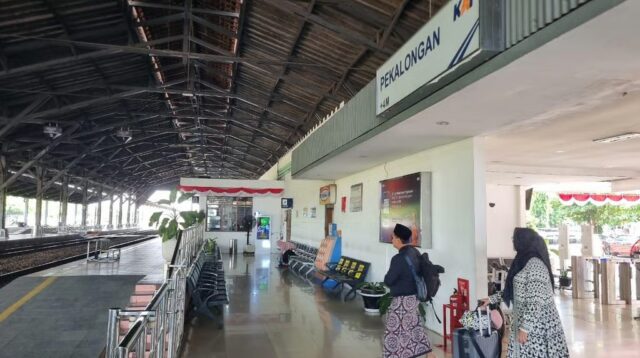 Volume Penumpang Stasiun Pekalongan pada 2025 Meningkat, KAI Daop 4 Semarang Sampaikan Terima Kasih atas Kepercayaan Pelanggan