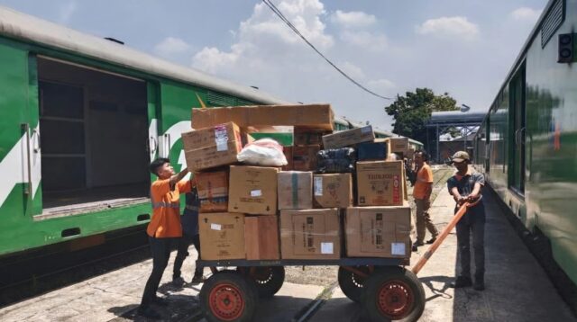 KAI Daop 2 Bandung Angkut 481ribu Kg Barang Hantaran Selama Angkutan Nataru 2025/2026