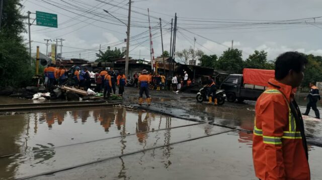 Banjir Meluas di Sejumlah Titik, KAI Daop 7 Madiun Mohon Maaf serta Informasikan Keterlambatan dan Pembatalan Sejumlah Perjalanan KA