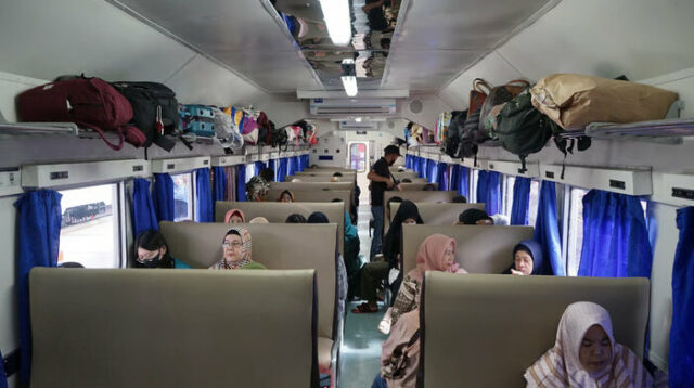 Dukung Mobilitas Masyarakat Lintas Daerah, KAI Divre III Palembang Lanjutkan Operasional Kereta Tambahan KA Rajabasa