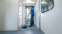 Pastikan semua Fasilitas Kereta selalu Bersih, Yuk intip Pekerjaan Petugas OTC KAI Services di Kereta